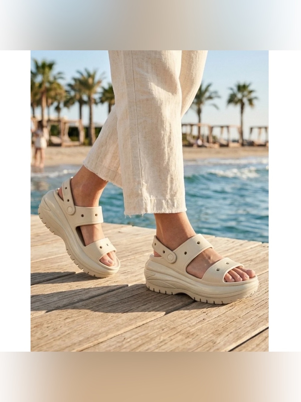 CROCS Mega Crush Sandals